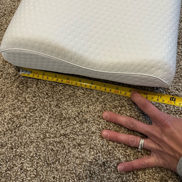 Temperpedic neck pillow- used once - Picture 4 of 5